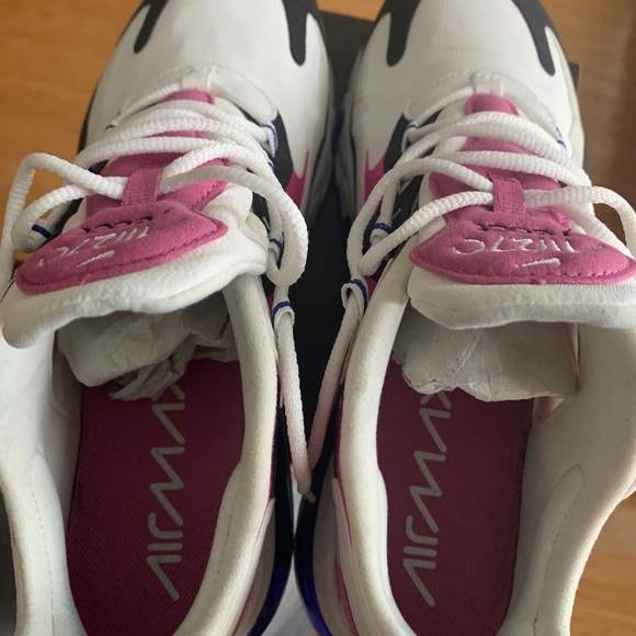 Nike Air Max 270 - Picture 4 of 5